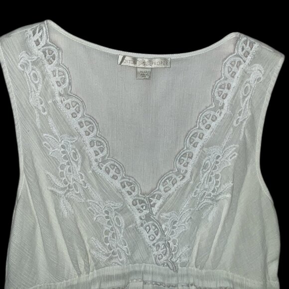 Boston Proper White Embroidered Lace Cotton Sleeveless Blouse With Scalloped Hem - Picture 2 of 8